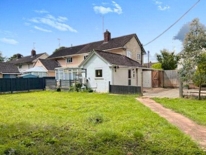 3 Bedroom Semi-Detached House For Sale In Oak Close, Farley ***Video Tour***, SP5