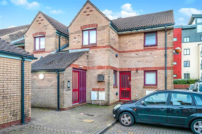 1 Bedroom Flat To Rent In Trawler Road, Maritime Quarter, Swansea, SA1