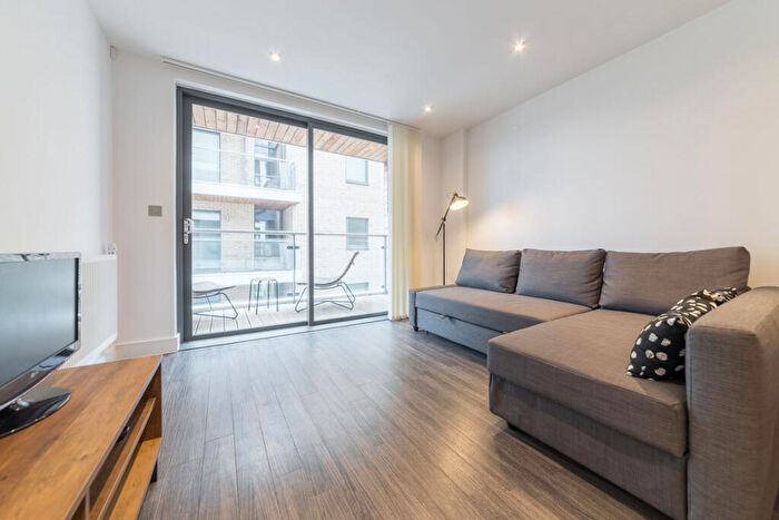 1 Bedroom Flat To Rent In Essex Wharf, Clapton, E5
