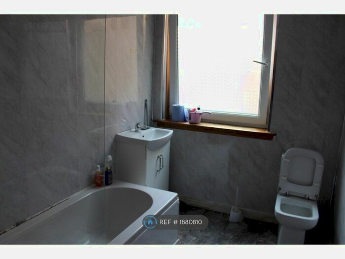 2 Bedroom Flat To Rent In Glasgow, Glasgow, G2