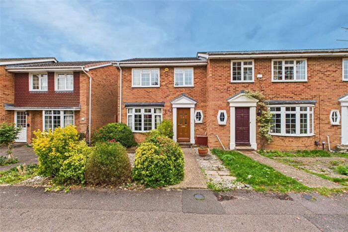 3 Bedroom End Of Terrace House To Rent In Cranbrook Drive, Maidenhead, Berkshire, SL6