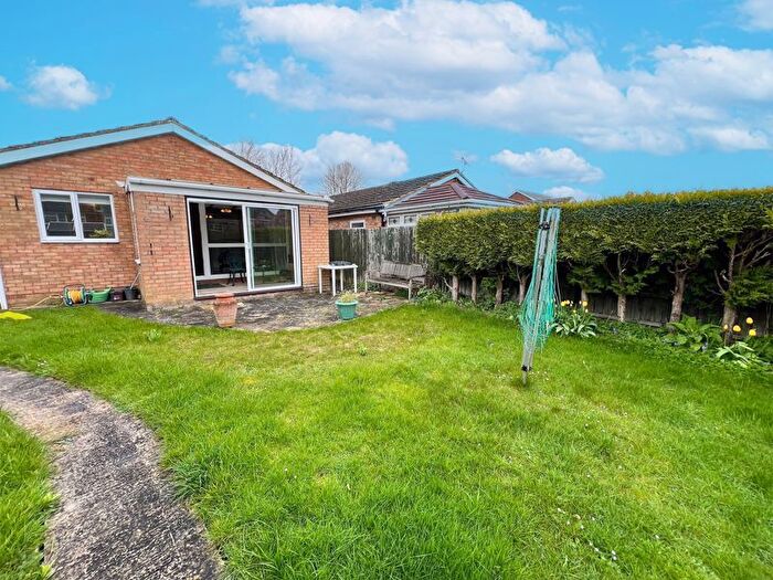 2 Bedroom Bungalow For Sale In Barleyfield Way, Houghton Regis, Dunstable, LU5