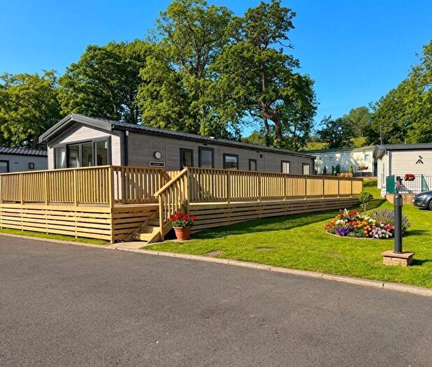 2 Bedroom Park Home For Sale In MIll Lane, Hawksworth, Leeds, LS20