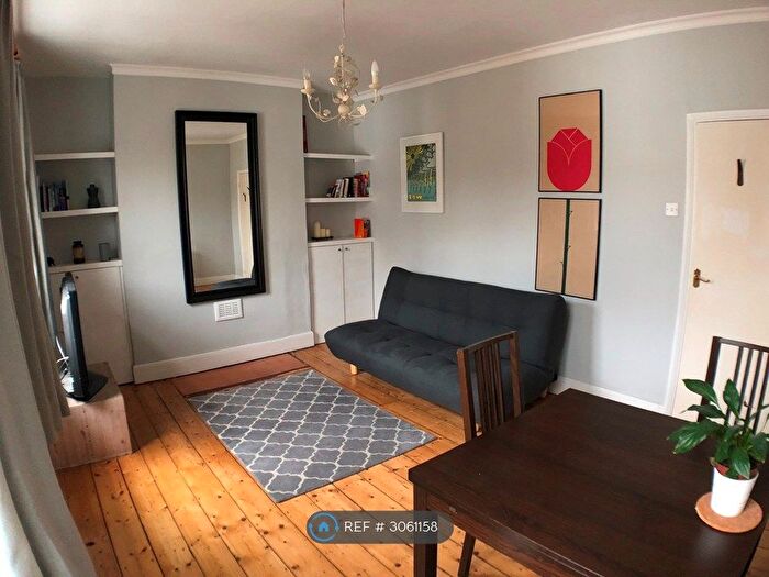 1 Bedroom Flat To Rent In Battersea, London, SW11