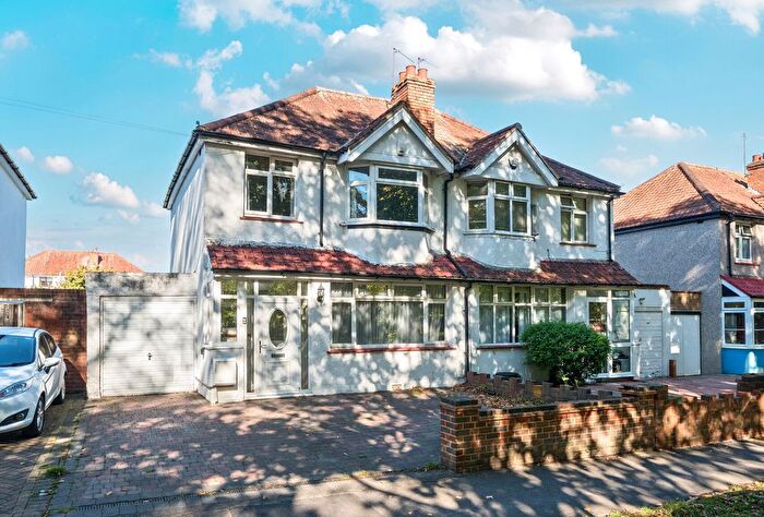 3 Bedroom Semi-detached House For Sale In Brookfield Avenue, Sutton, SM1