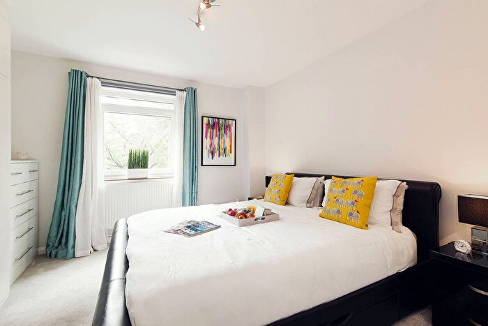 1 Bedroom Flat To Rent In Elm Park Gardens, Chelsea, London, SW10