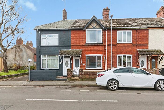 3 Bedroom Terraced House For Sale In Maidstone Road, Lowestoft, NR32