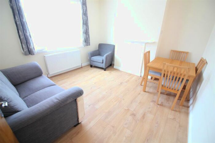 1 Bedroom Flat To Rent In Tiverton Road, Hounslow, TW3