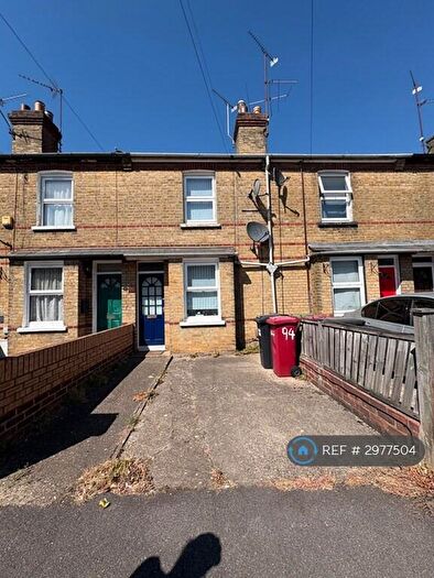 2 Bedroom Terraced House To Rent In Montague Road, Slough, SL1