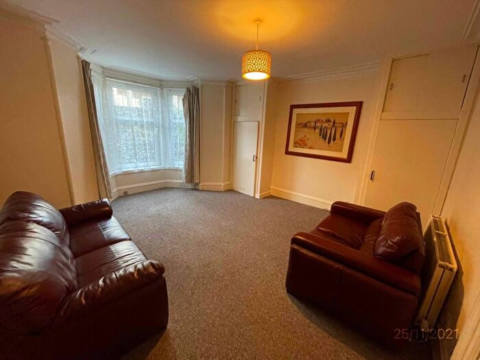 1 Bedroom Flat To Rent In Fonthill Road, Flat Bfr, Basement, Aberdeen, AB11