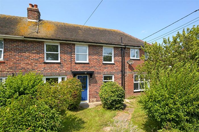 4 Bedroom End Of Terrace House To Rent In Chequer Lane, Ash, CT3