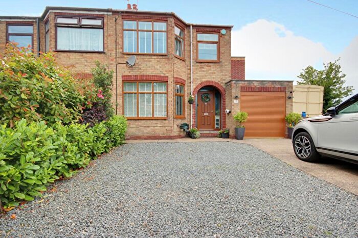 3 Bedroom Semi-Detached House For Sale In Kings Mead, Woodmansey, Beverley, HU17
