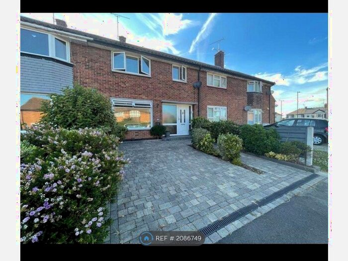 3 Bedroom Terraced House To Rent In Mendip Crescent, Westcliff-On-Sea, SS0