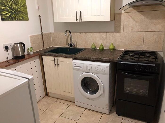 1 Bedroom Flat To Rent In Clare Gardens, Barking, IG11
