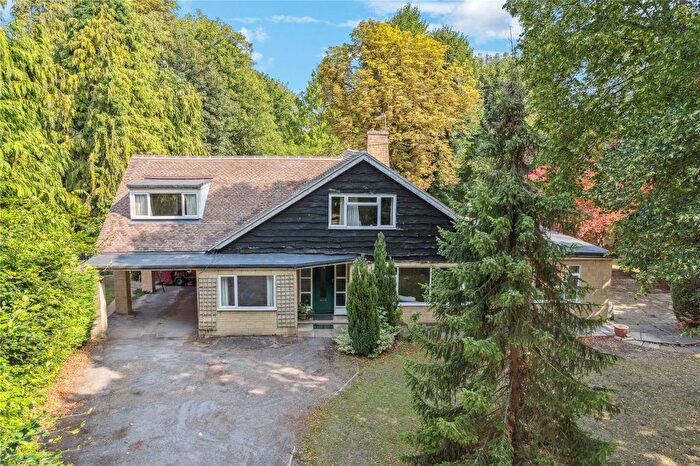 4 Bedroom Detached House For Sale In Court Drive, Shillingford, Wallingford, Oxfordshire, OX10