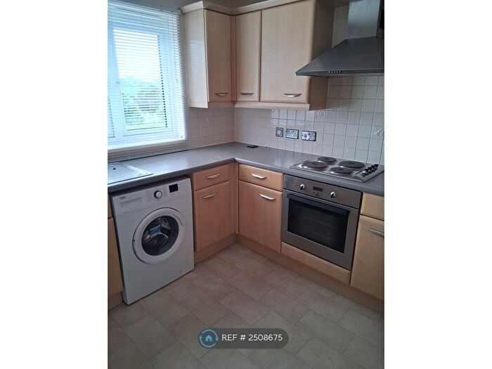 3 Bedroom Flat To Rent In Pennine View Close, Carlisle, CA1
