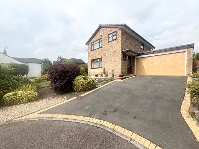 4 Bedroom Detached House For Sale In Harwin Close, Shawclough, Greater Manchester, OL12
