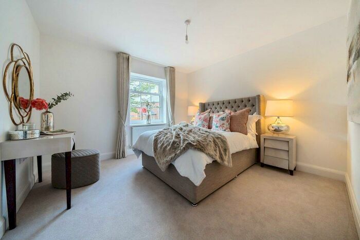 4 Bedroom Detached House For Sale In Gorell Road, Beaconsfield, Buckinghamshire, HP9