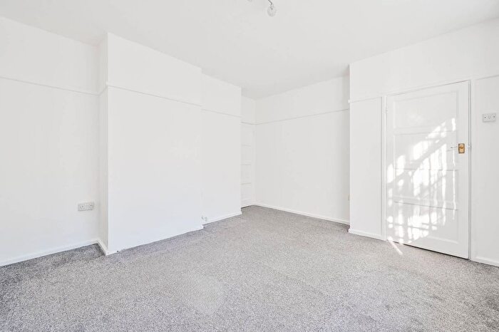 2 Bedroom Property To Rent In Holburne Road, Kidbrooke, London, SE3
