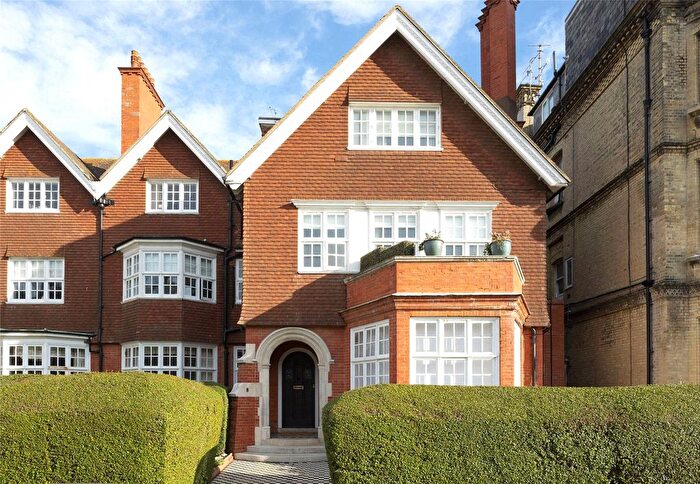 1 Bedroom Flat To Rent In Grand Avenue, Hove, BN3