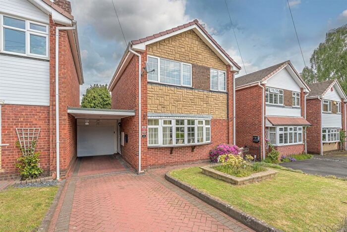 3 Bedroom Link Detached House For Sale In Swallowfall Avenue, Stourbridge, DY8