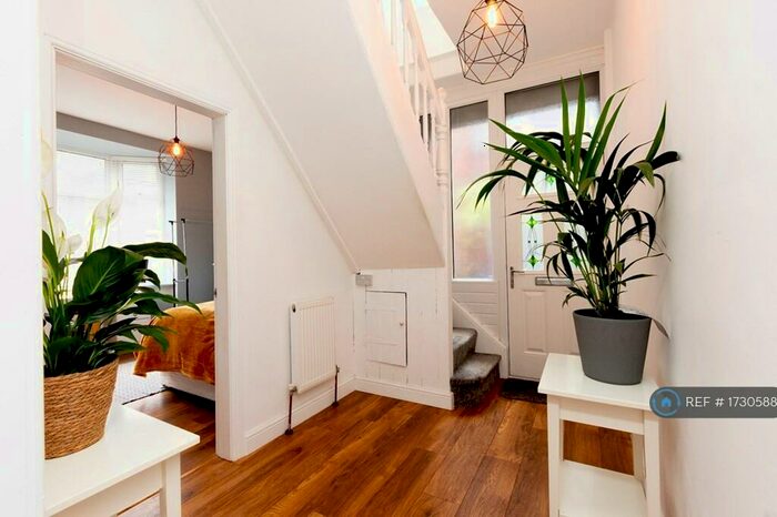 4 Bedroom Semi-Detached House To Rent In Linley Road, Stoke-On-Trent, ST4