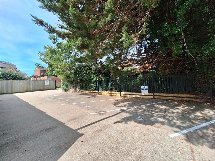 Garage / Parking To Rent In Space, Waylen Street, Reading, RG1