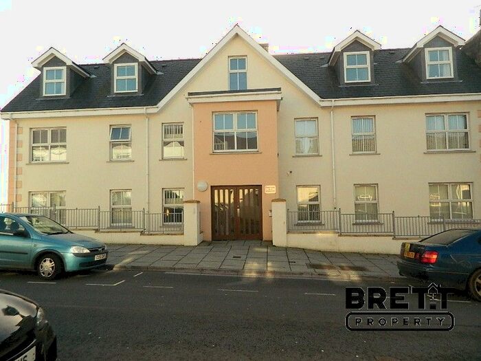 2 Bedroom Flat To Rent In Fermoy House, Charles Street, Milford Haven, Pembrokeshire., SA73