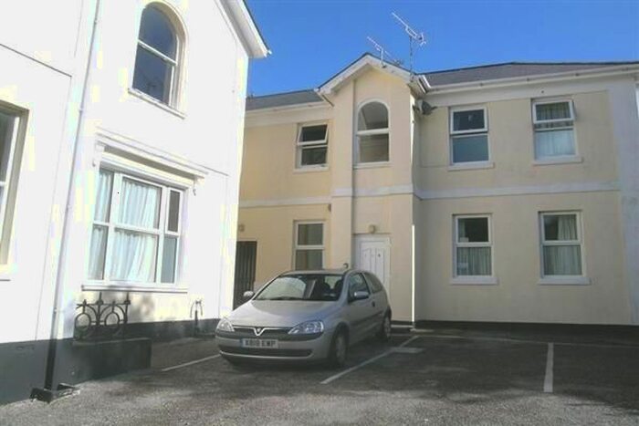 1 Bedroom Flat To Rent In Thurlow Road, Torquay, TQ1