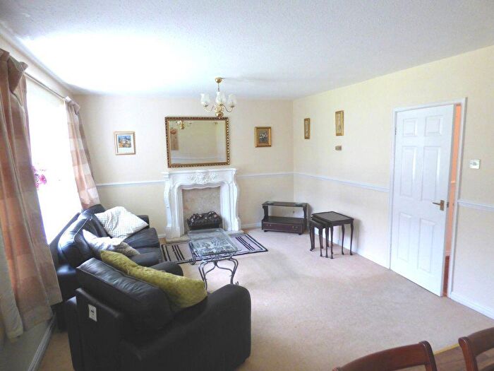 2 Bedroom Apartment To Rent In Dorchester Court, Brooklands Rd, Sale, M33