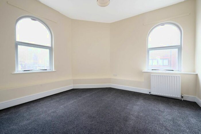 2 Bedroom Flat To Rent In Goldsworth Road, Woking, Woking, GU21