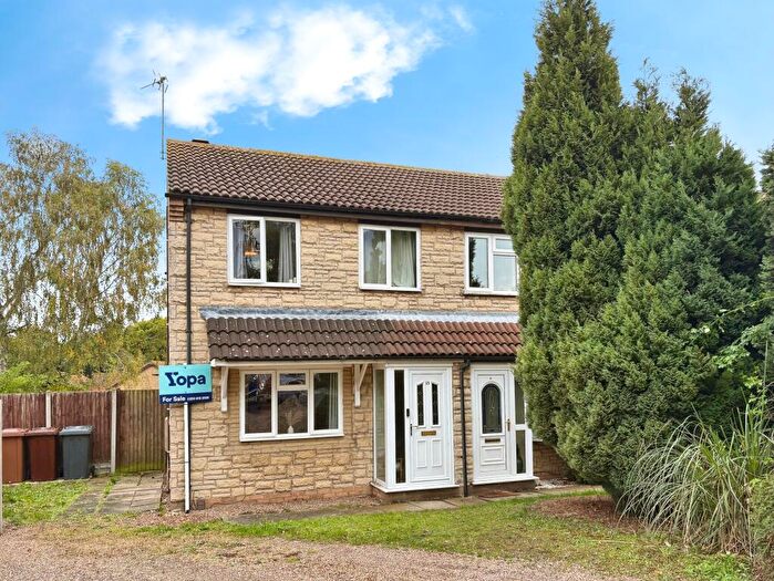 3 Bedroom Semi-Detached House For Sale In Sywell Close, Lincoln, LN6