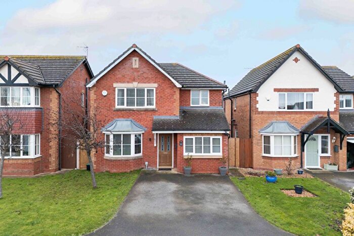 3 Bedroom Detached House For Sale In Owain Glyndwr, Kinmel Bay, LL18