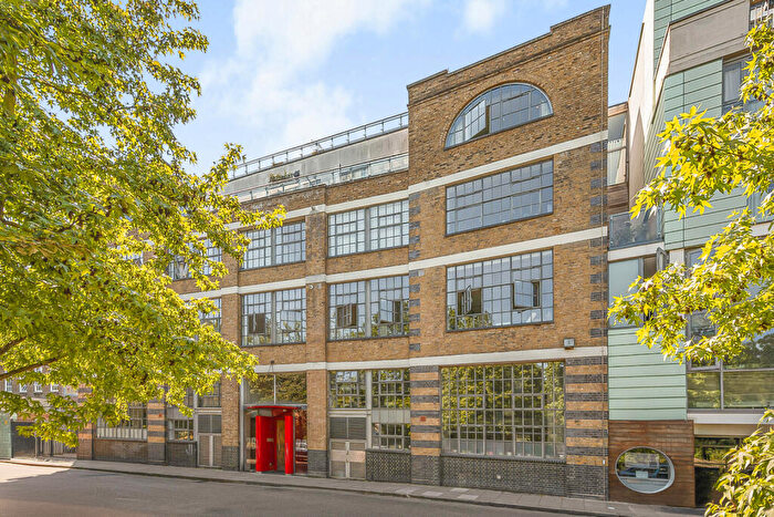 3 Bedroom Apartment For Sale In Laycock Street, London, N1