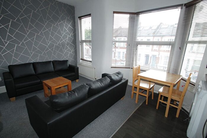 4 Bedroom Maisonette To Rent In Kellino Street, London, SW17
