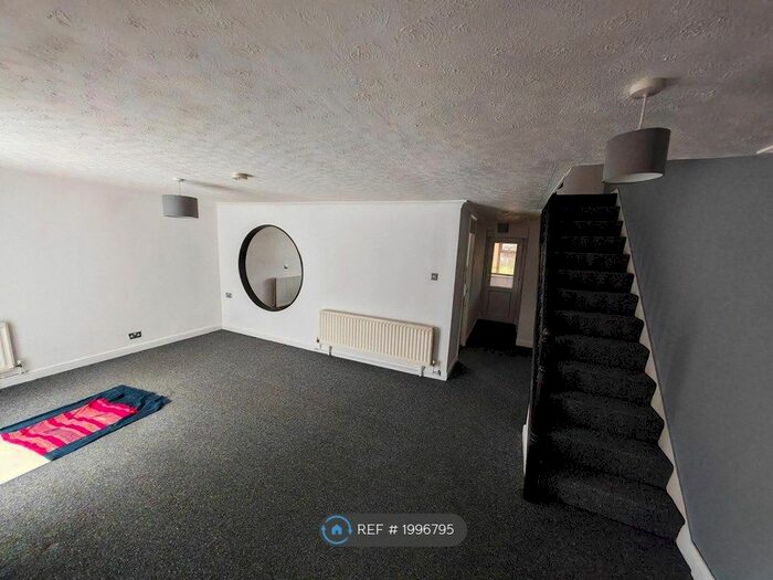 3 Bedroom Terraced House To Rent In Lynsted Close, Ashford, TN23