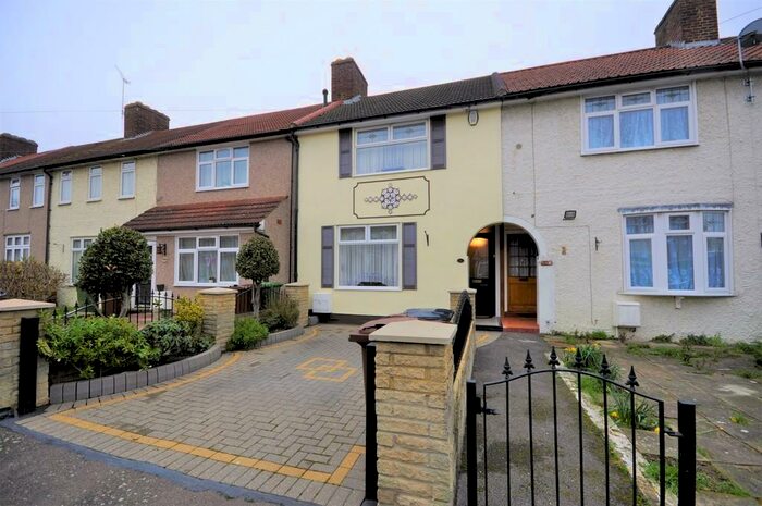 2 Bedroom Terraced House To Rent In Hunters Square, Dagenham., RM10