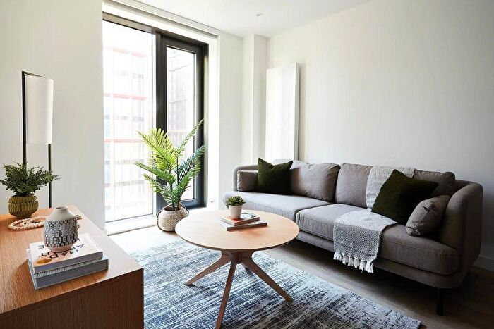 3 Bedroom Flat For Sale In Vita Living Circle Square, Oxford Road, Manchester, M1