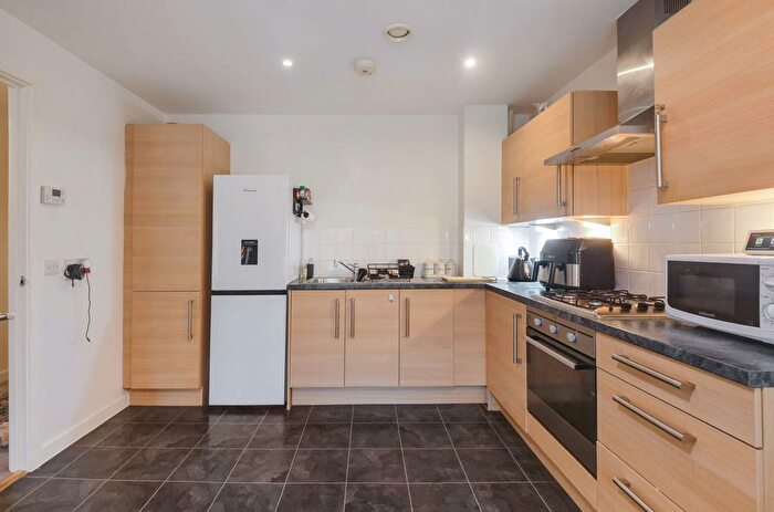 1 Bedroom Flat For Sale In Headstone Drive, Harrow, HA1