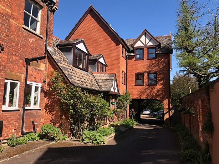 1 Bedroom Flat To Rent In Underwood House, Rothsay Gardens, Castle Road, MK40