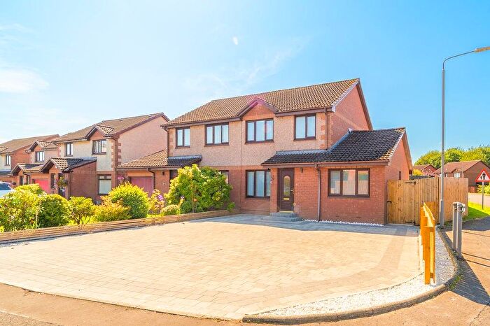 4 Bedroom Semi-Detached House For Sale In Moffat Avenue, Carronshore, Falkirk, FK2