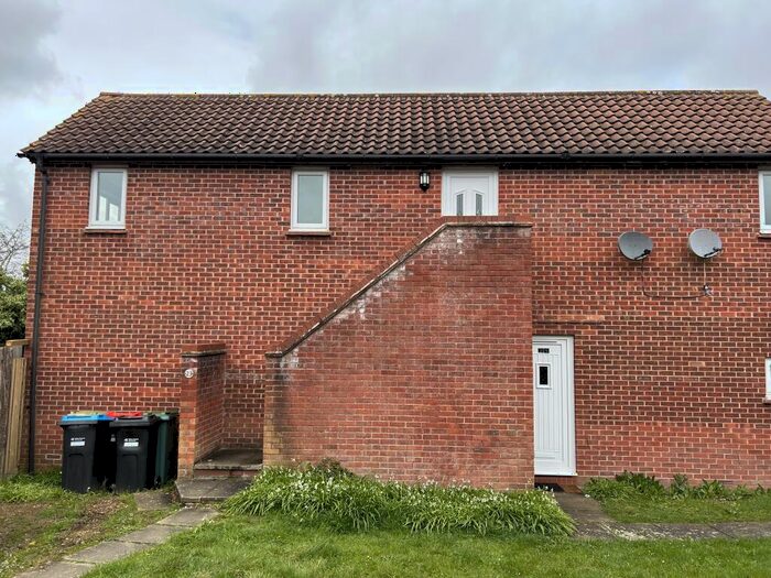 2 Bedroom Flat To Rent In Lowndes Grove, Milton Keynes, MK5