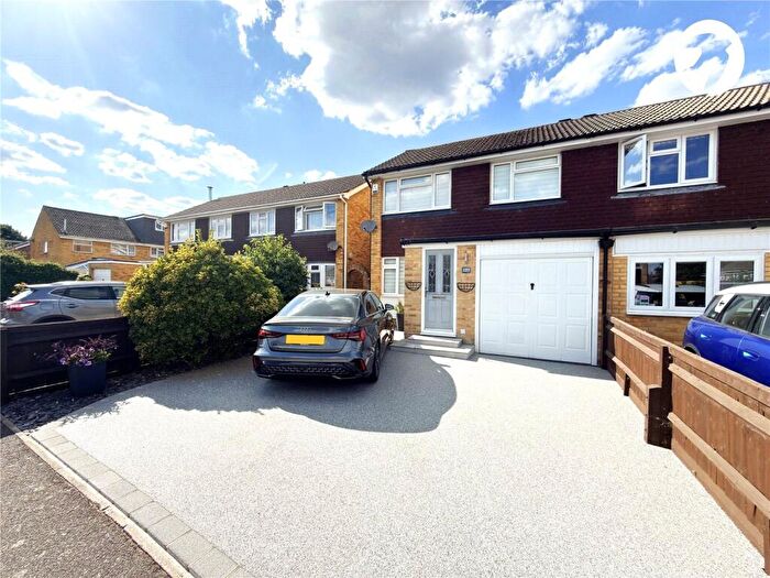 4 Bedroom Semi-Detached House For Sale In Claremont Road, Hextable, Kent, BR8