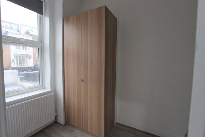 1 Bedroom Flat To Rent In Camden High Street, London, NW1