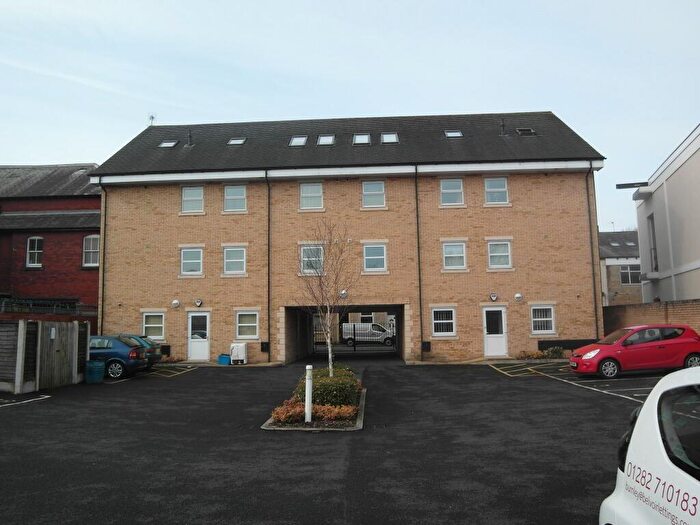 2 Bedroom Flat To Rent In Lincoln Court, Station Road, Padiham, BB12