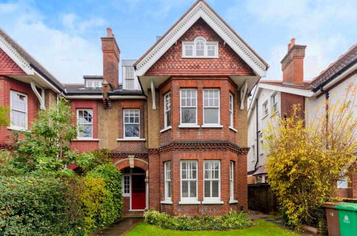 1 Bedroom Flat To Rent In Richmond Road, North Kingston, Kingston Upon Thames, KT2