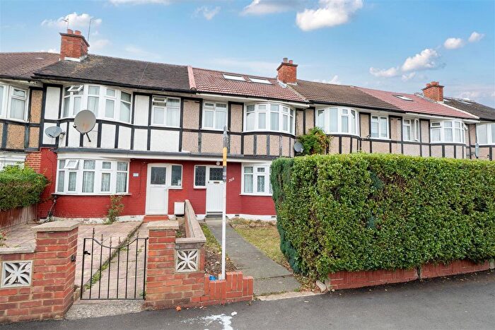 4 Bedroom Terraced House To Rent In Eastcote Lane, Harrow, HA2