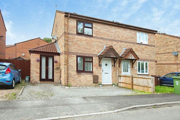 2 Bedroom Semi-Detached House For Sale In Cae Rhos, Pontypandy, Caerphilly, CF83