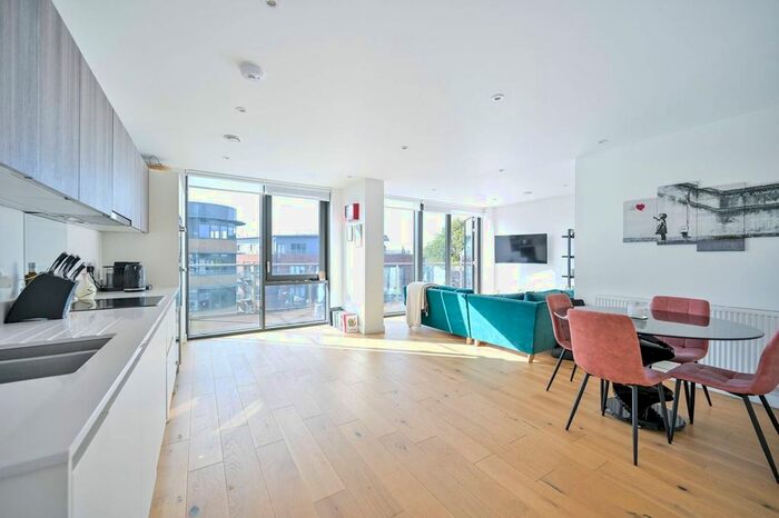 1 Bedroom Flat To Rent In London Road, Twickenham, Twickenham, TW1