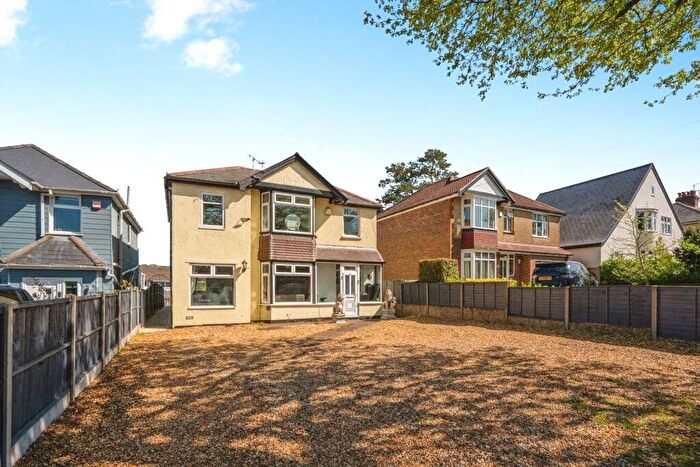 5 Bedroom Detached House For Sale In Lovedean Lane, Waterlooville, PO8